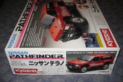 Kyosho_Nissan_Terrano_Pathfinder_02